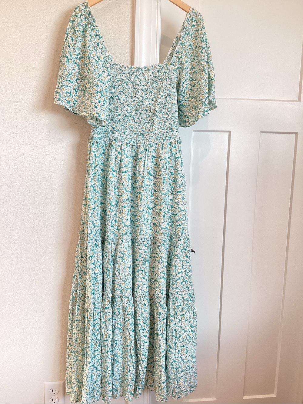 Baltic Born Regina Smocked Short-Sleeve Tiered Maxi Dress Green Floral NEW XL - Picture 9 of 14
